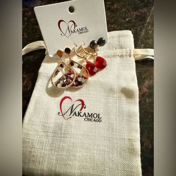 Nakamol Chicago Handmade beaded 3 Pairs of earrings! Gold tone New with Pouch - Picture 1 of 4